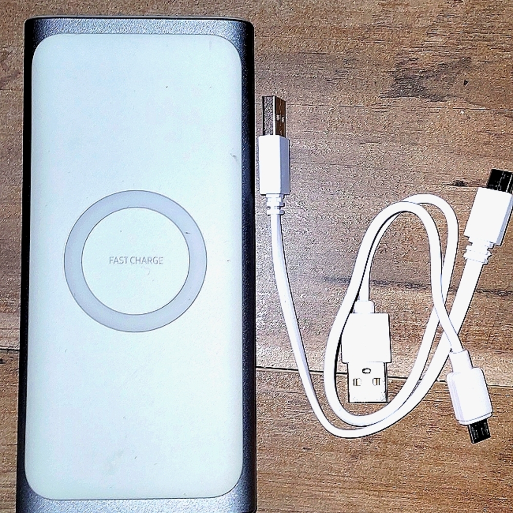 Samsung 10,000mAh Wireless Charger & Wired Charger with Fast Charge